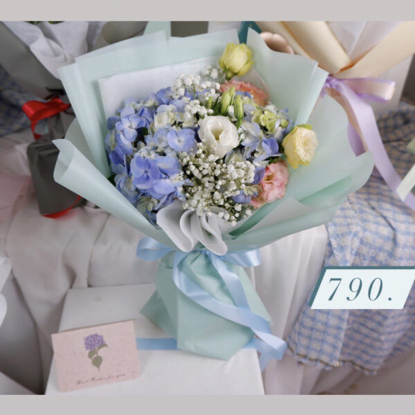 ช่อดอกไม้สด Rainy Season Flower Blue-White-Pink Bouquet  สีพาสเทล ฟ้า ขาว ชมพู สไตล์เกาหลีสุดน่ารัก ดอกไม้นอกนำเข้า รับประกันความสวย