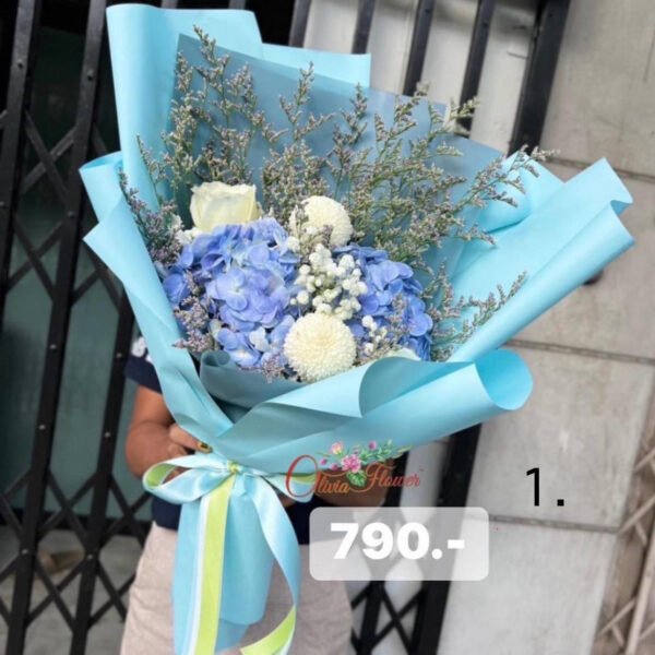 ช่อดอกไม้สด Rainy Season Flower Blue-White Bouquet  สีฟ้า ขาว สไตล์เกาหลีสุดน่ารัก ดอกไม้นอกนำเข้า รับประกันความสวย